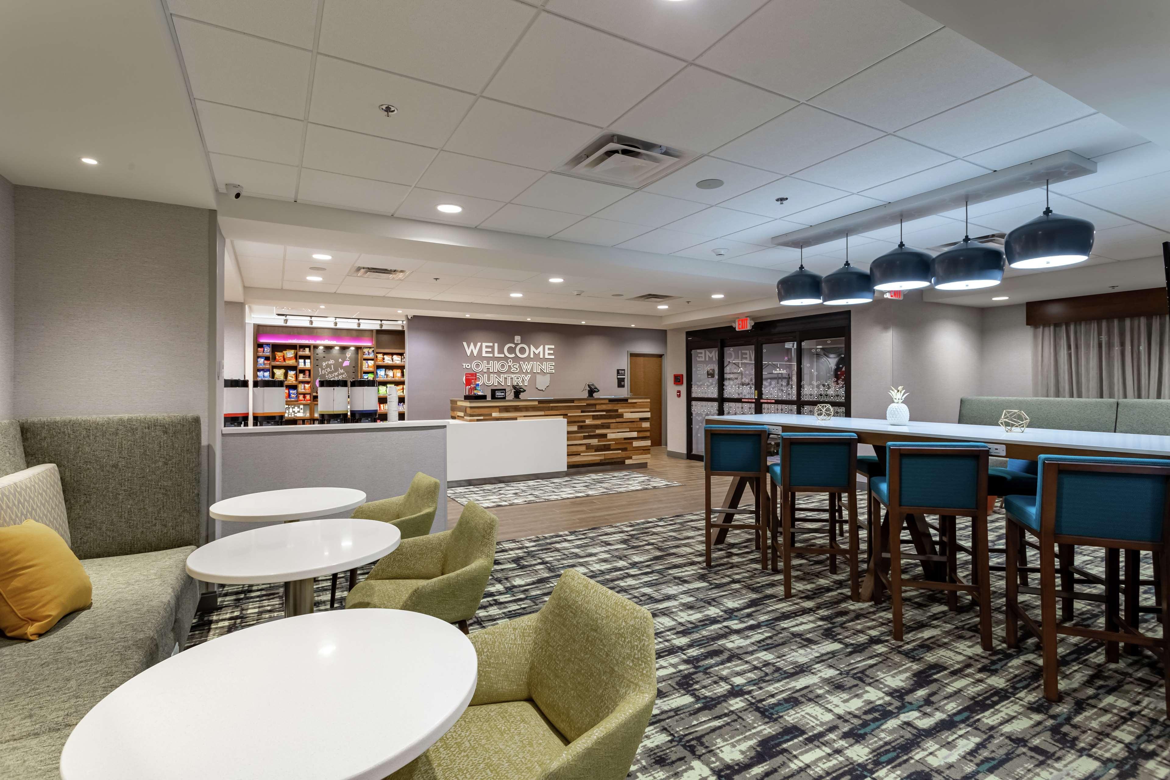 Hampton Inn Madison, Oh Bagian luar foto