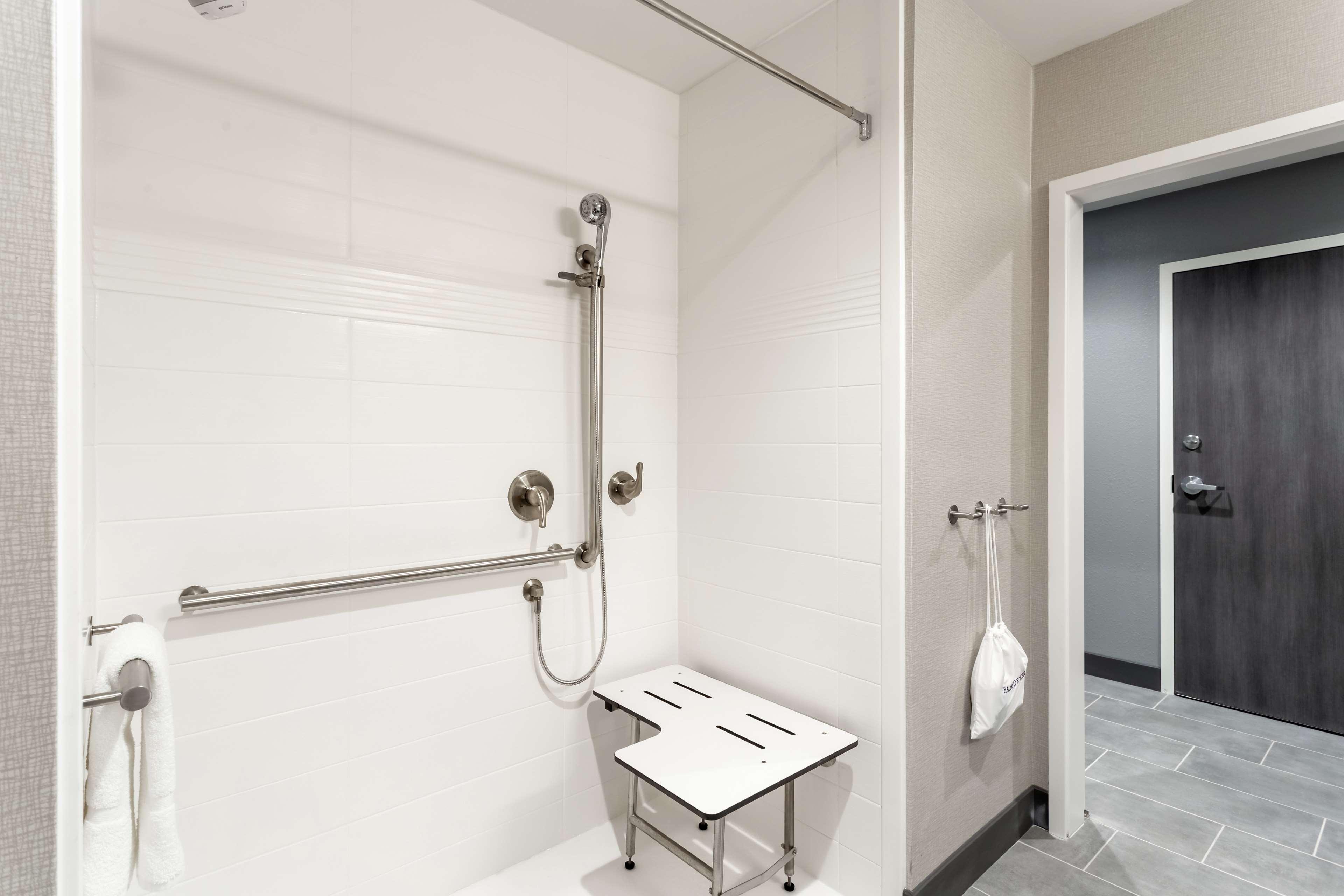 Hampton Inn Madison, Oh Bagian luar foto