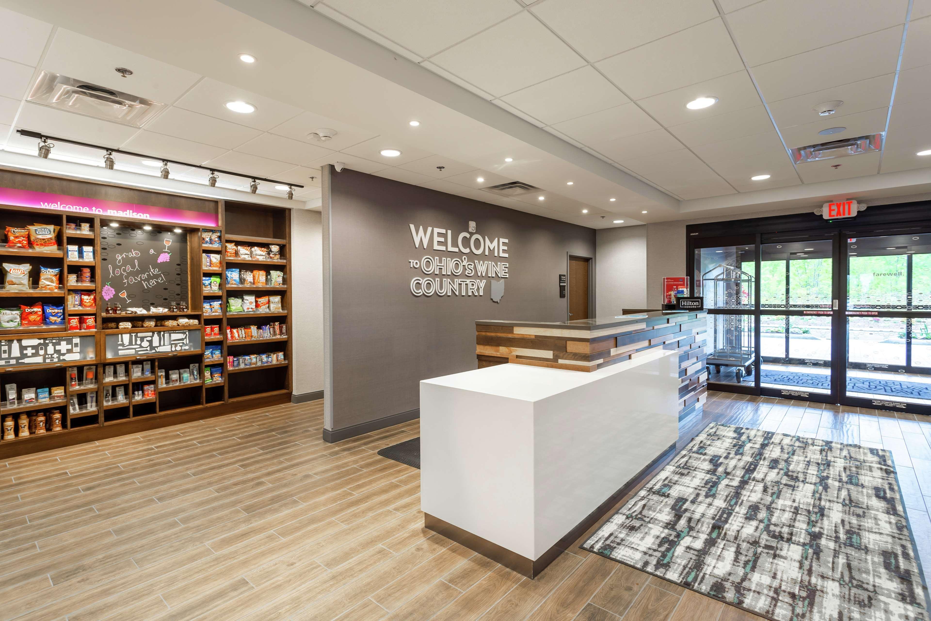 Hampton Inn Madison, Oh Bagian luar foto