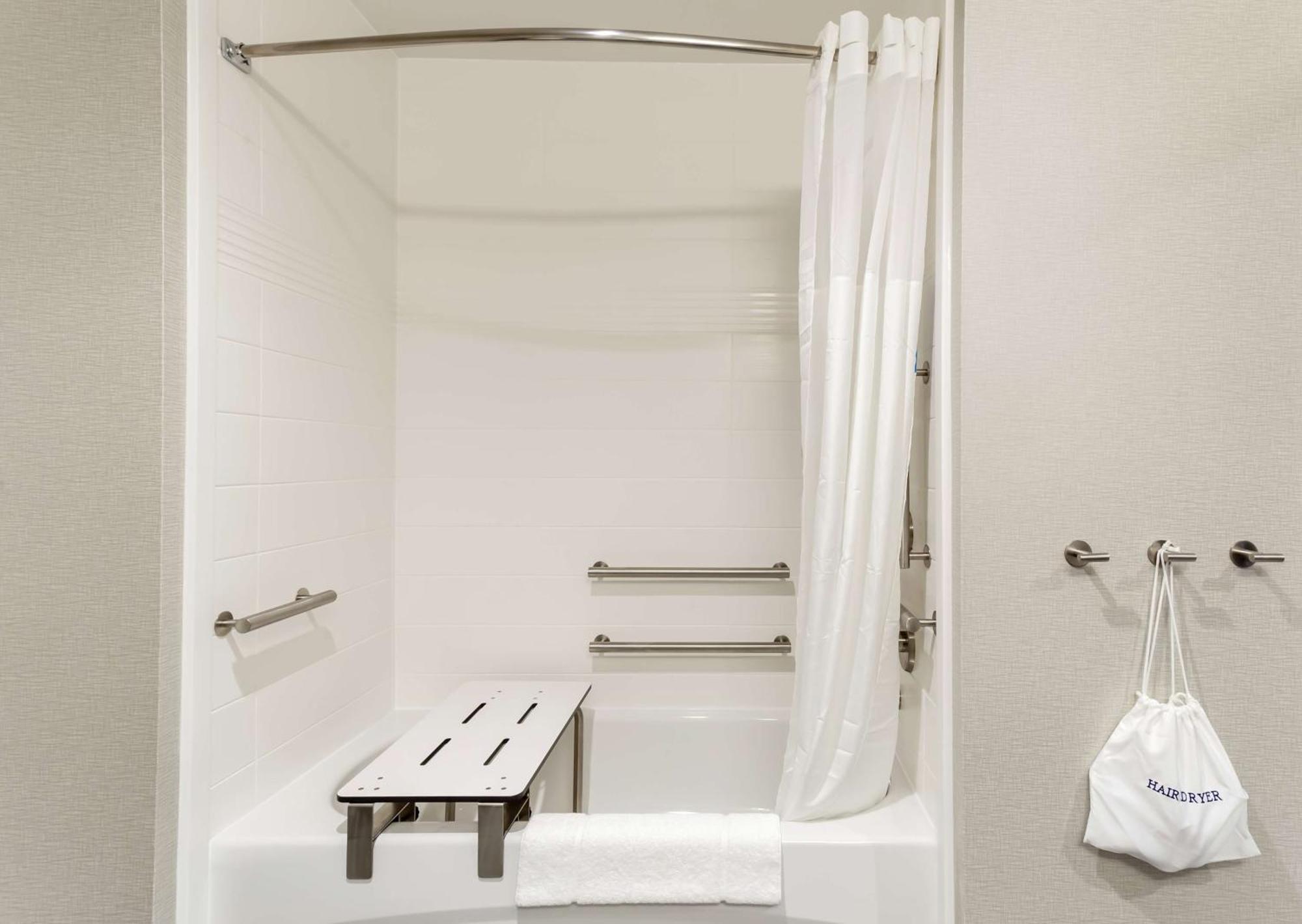 Hampton Inn Madison, Oh Bagian luar foto