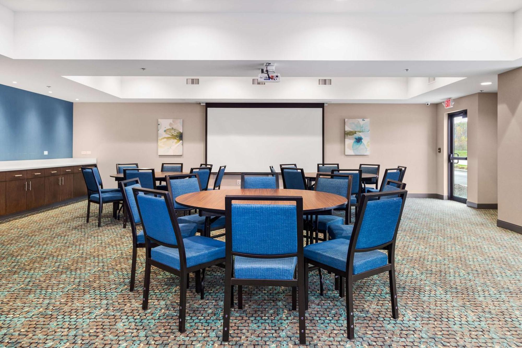 Hampton Inn Madison, Oh Bagian luar foto